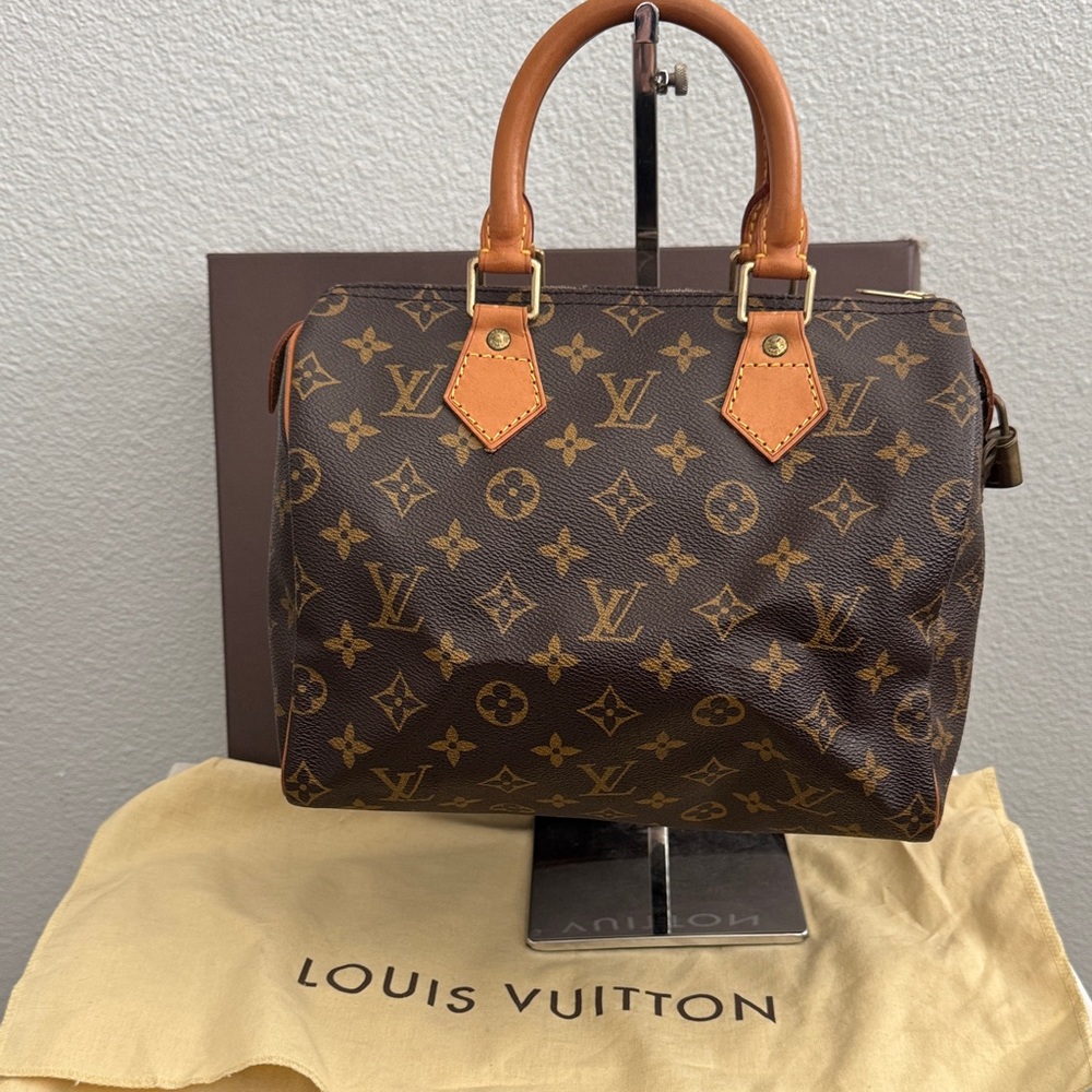 Authentic Louis Vuitton Brown Monogram LV Canvas Bag Speedy 25